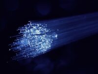 Från ARPANET till fiber: Den osynliga infrastrukturen som bär internet